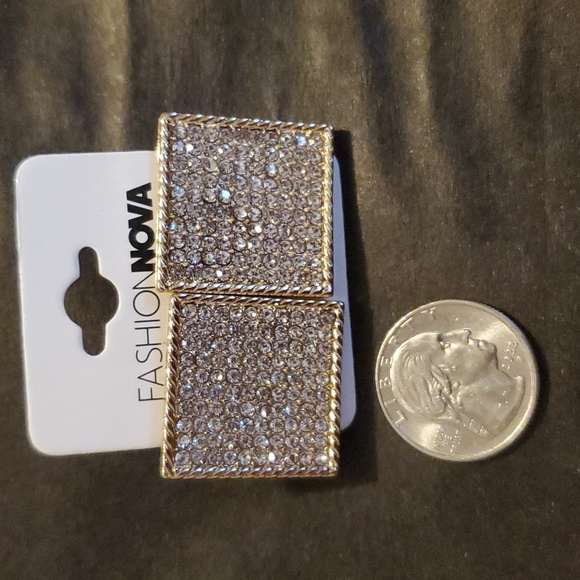 Fashion Nova Earrings - Picture 3 of 3